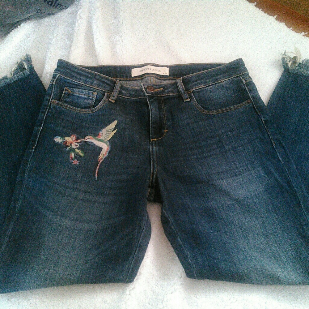 Hidden embroidered women's ankle jeans